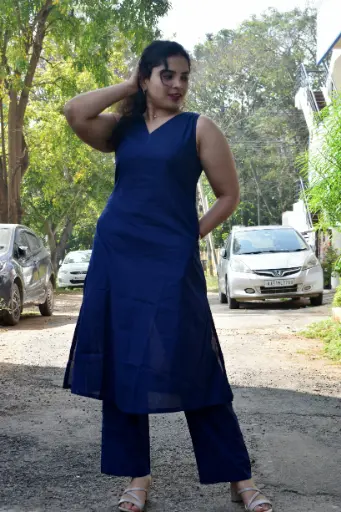 [SC00002] Sleeveless Navy Blue Solid Kurta Set 