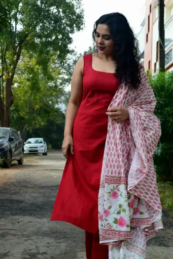 [SC00005] Sleeveless Maroon Red Solid Kurta Set with Dupatta